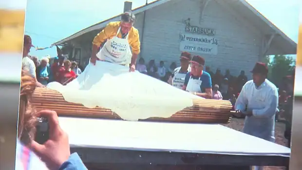 World Record Lefse Making 10P Pkg Fmn Giant Lefse Wcco1R2D 1